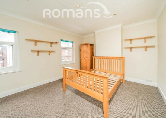 3 Bed Room Terrace House in Central Reading for Rent  3