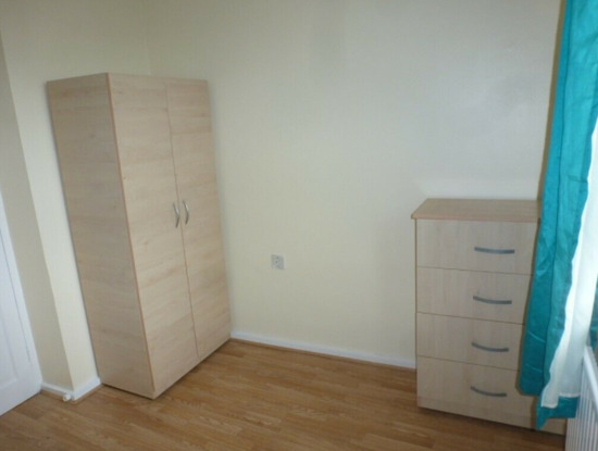 Lovely & Large Double Room to Rent  2