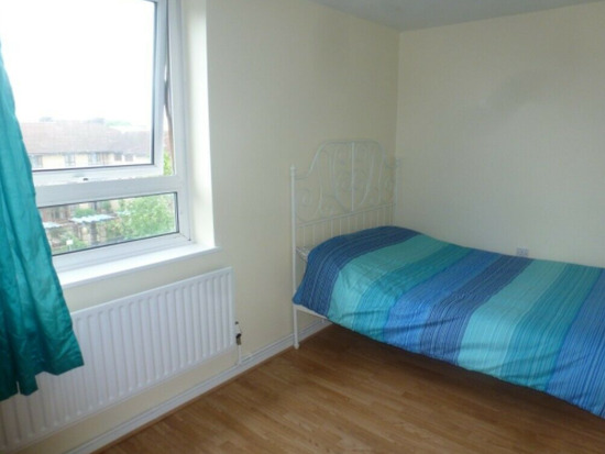 Lovely & Large Double Room to Rent  3