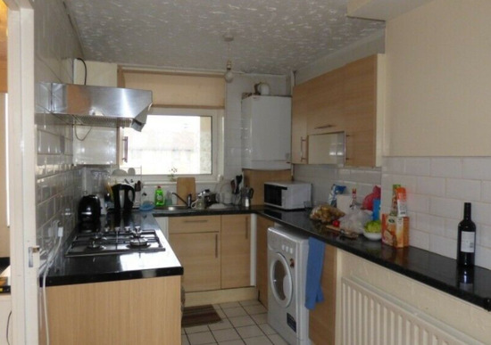 Lovely & Large Double Room to Rent  4