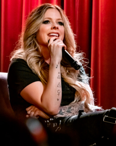 Avril Lavigne at the Apollo Manchester  0