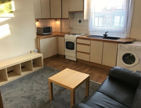 1 Bed Flat Tempest Road to Rent  2