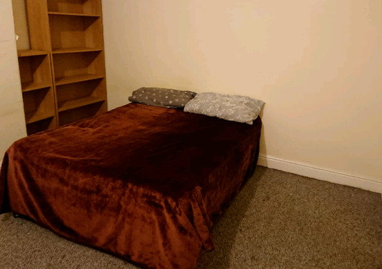 Room to Rent in 2 Bed House LS11  1