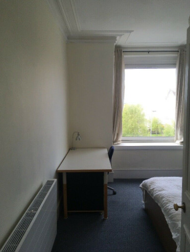 Spacious 4 Double Bedroom HMO Flat to Let  3