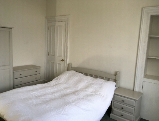 Spacious 4 Double Bedroom HMO Flat to Let  6