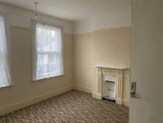 A Large Room for Rent  0