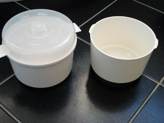 10 Brand New Microwave Cookware Items  0