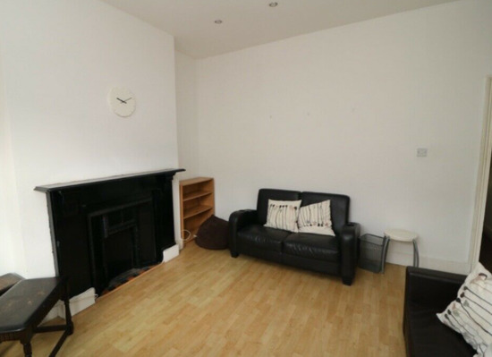 2 Bedroom Flat in Clapham Common £1,500  1