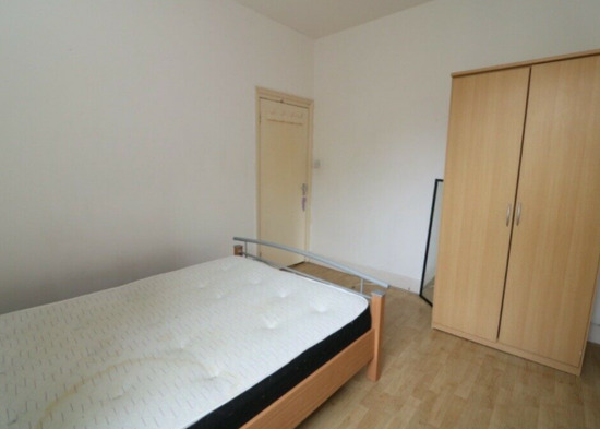 2 Bedroom Flat in Clapham Common £1,500  6