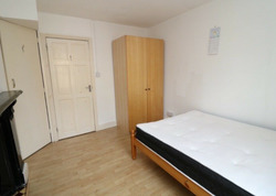 2 Bedroom Flat in Clapham Common £1,500 thumb-50056
