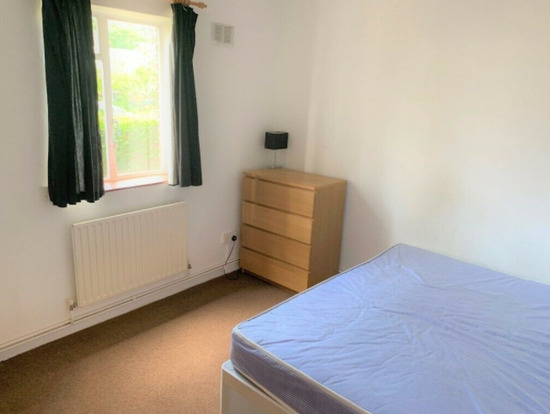 Spacious Double Room to Rent in Clapham  1