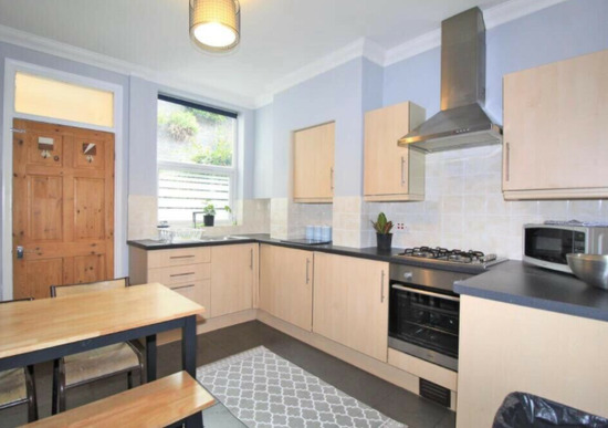2 Bed Terraced House To Rent in Sneinton  1