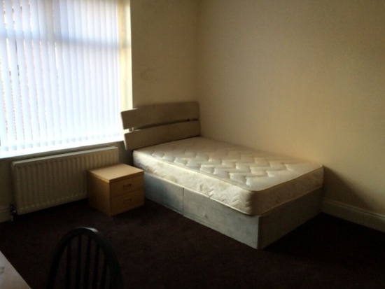 Cheap Room Available Bills Included