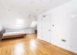 Lovely 3-Bedroom Flat in Shepherd Bush thumb-50411