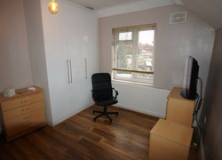 Impressive Two Bedrooms First Floor Flat Available to Rent thumb-50462