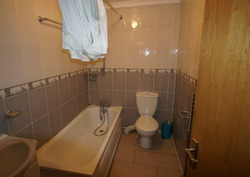 Impressive Two Bedrooms First Floor Flat Available to Rent